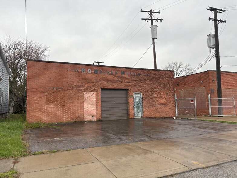 718 E 163rd St, Cleveland, OH à vendre - Photo principale - Image 1 de 17