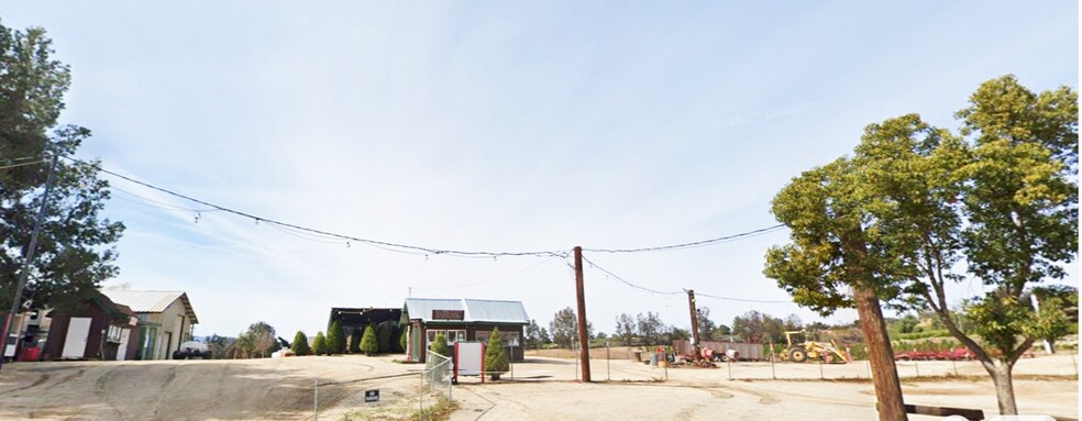 19255 Wood Rd, Perris, CA à vendre - Photo du bâtiment - Image 3 de 16