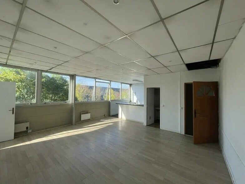 Industriel dans Coignières à louer - Photo intérieure - Image 2 de 4