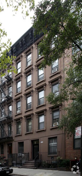 316 W 19th St, New York, NY for lease - Primary Photo - Image 2 of 4