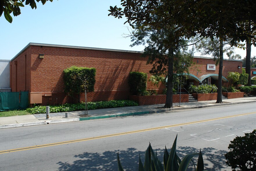 202-230 E Cota St, Santa Barbara, CA à louer - Photo du bâtiment - Image 3 de 4