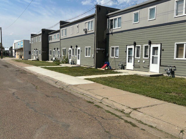 Plus de détails pour 232 S 7th St, Glasgow, MT - Multi-résidentiel à vendre