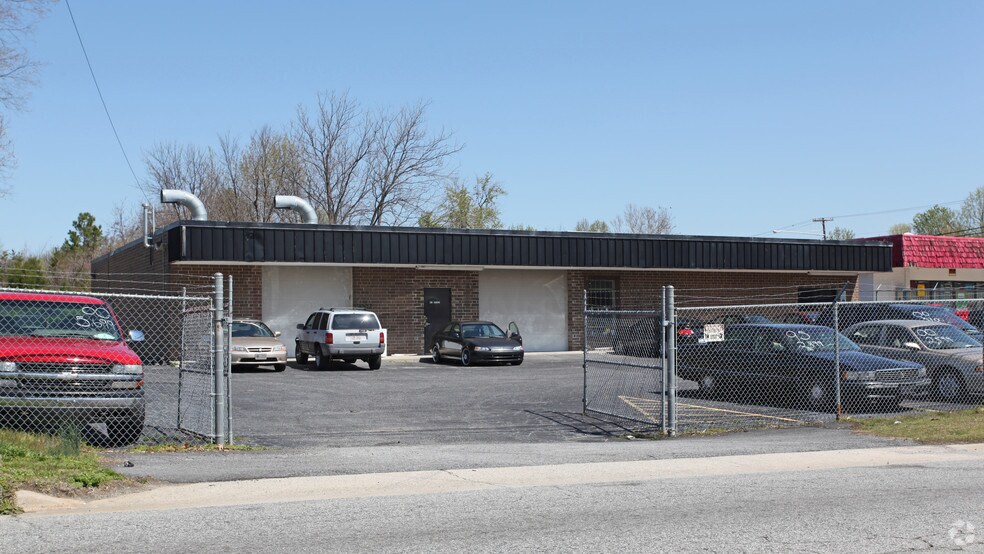 3002 English Rd, High Point, NC for lease - Primary Photo - Image 1 of 11