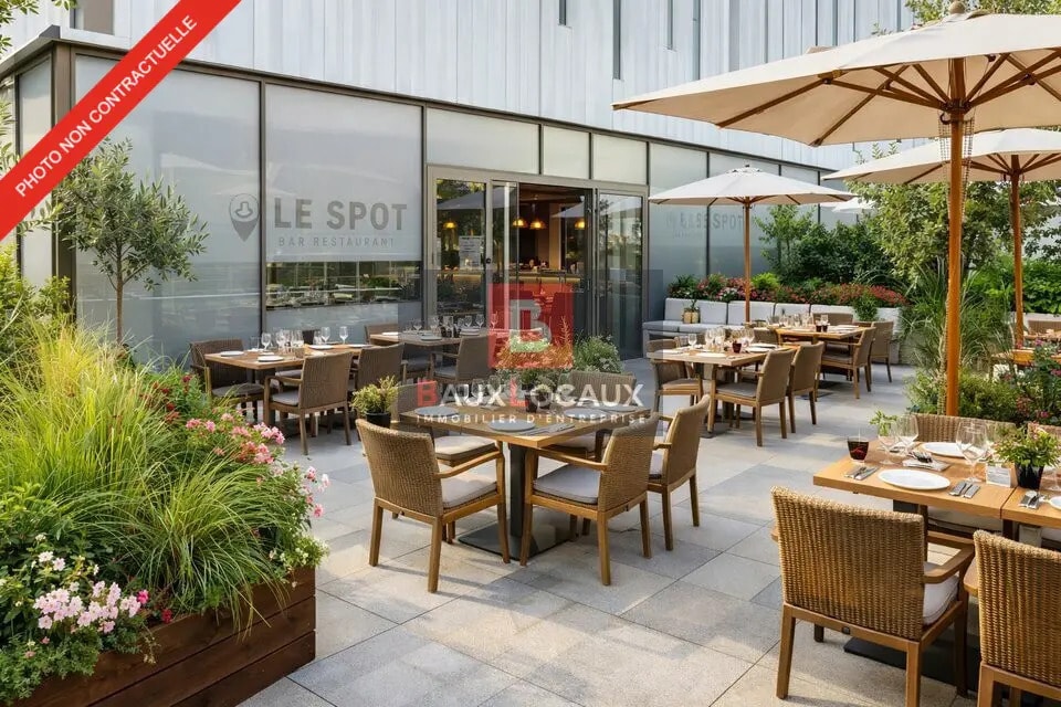 Retail in La Ciotat for sale Building Photo- Image 1 of 7