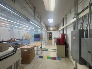 1230 Bordeaux Dr, Sunnyvale, CA à louer Photo intérieure- Image 2 de 14