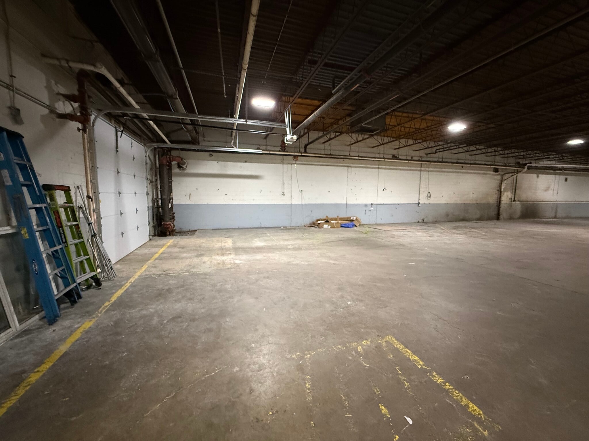 6704 Pingree Rd, Crystal Lake, IL for lease Interior Photo- Image 1 of 5