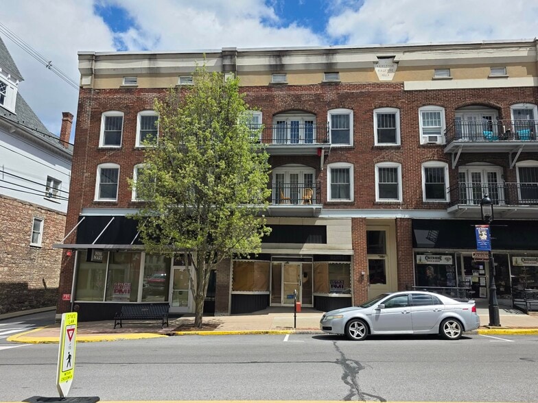 100-114 N Allegheny St, Bellefonte, PA for lease - Building Photo - Image 1 of 8