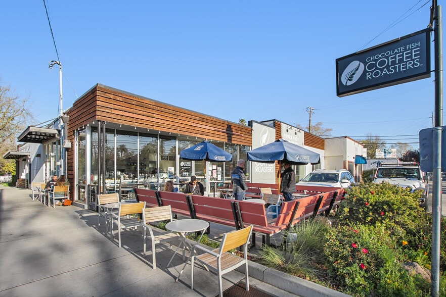 2932-2940 Freeport Blvd, Sacramento, CA for sale - Building Photo - Image 3 of 9