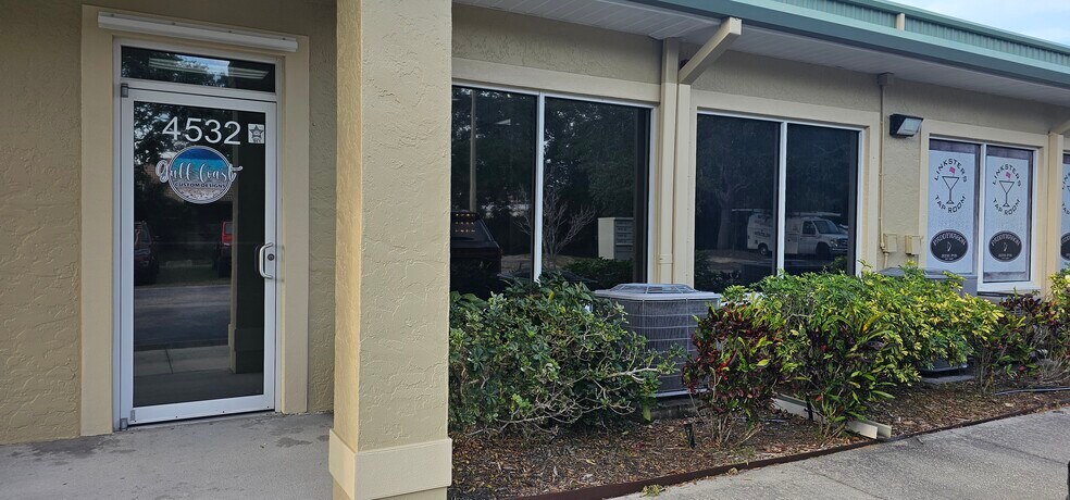 4532 McAshton St, Sarasota, FL à vendre - Photo du bâtiment - Image 2 de 6