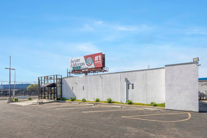 1907 E Washington Blvd, Los Angeles, CA à vendre - Photo du bâtiment - Image 3 de 13