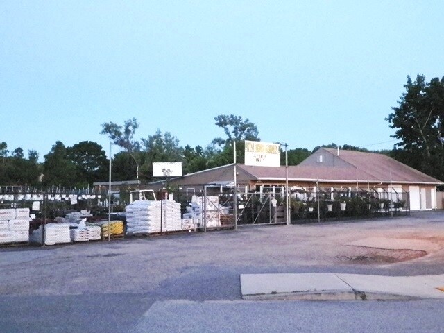 1084 W Shore Rd, Warwick, RI à louer - Photo principale - Image 2 de 13