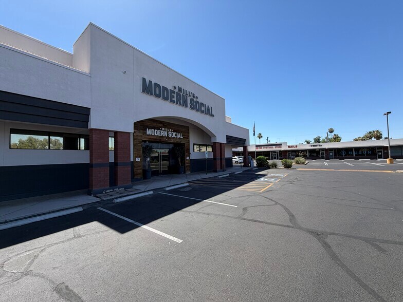 19-85 E Broadway Rd, Tempe, AZ à louer - Photo du bâtiment - Image 3 de 12