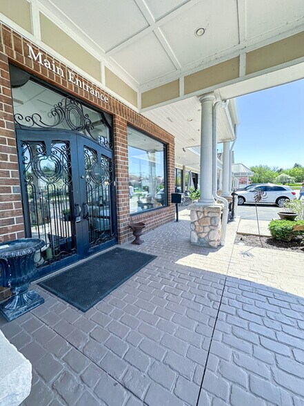 540 Cortland Dr, Lake Zurich, IL à louer - Photo du bâtiment - Image 3 de 21