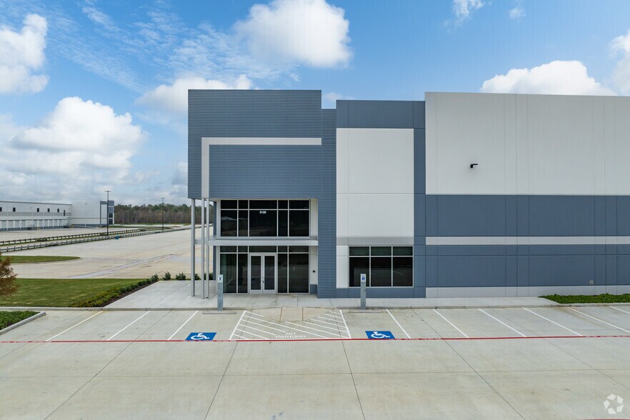 5814 N Highway 146, Baytown, TX for lease - Building Photo - Image 3 of 23