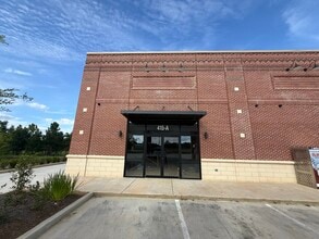 415 Griffin St, Brandon, MS for lease Interior Photo- Image 2 of 10