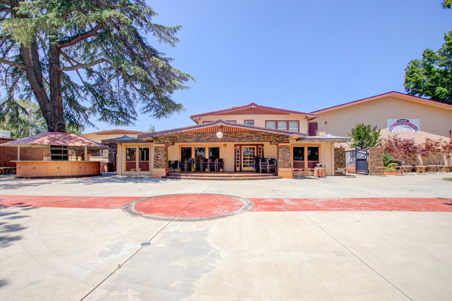 945 McHenry Ave, Modesto, CA for sale - Building Photo - Image 1 of 1