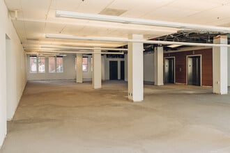 715-719 SW Morrison St, Portland, OR for lease Interior Photo- Image 2 of 3