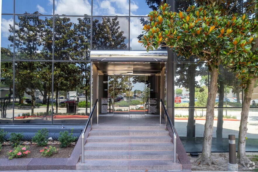 10777 Westheimer Rd, Houston, TX à louer - Photo du bâtiment - Image 3 de 10