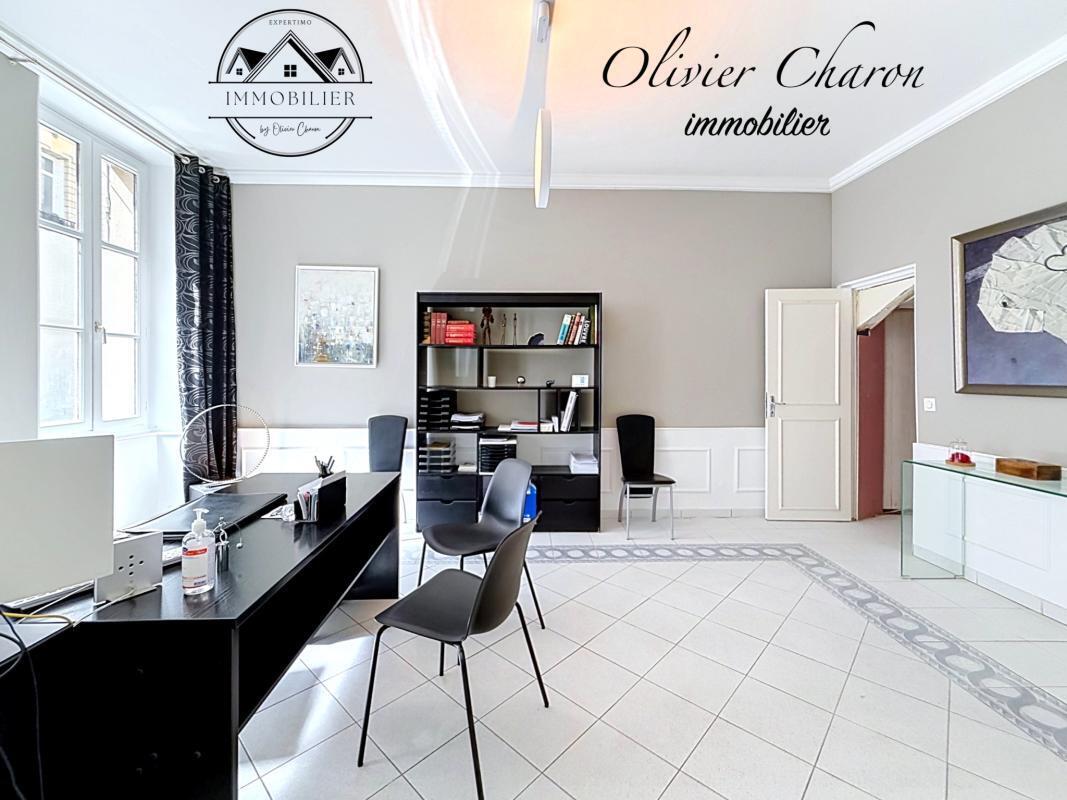 Flex in Saint-Germain-en-Laye for sale Interior Photo- Image 1 of 9