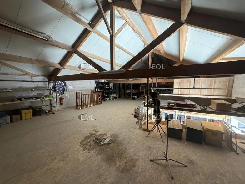 Industriel dans Guignes à louer - Photo du bâtiment - Image 3 de 16