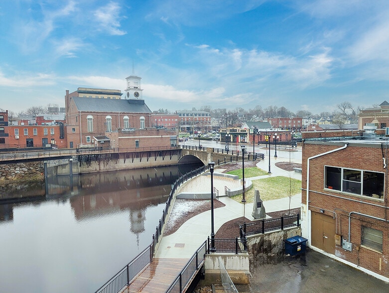 4 Water St, Nashua, NH for lease - Building Photo - Image 3 of 12