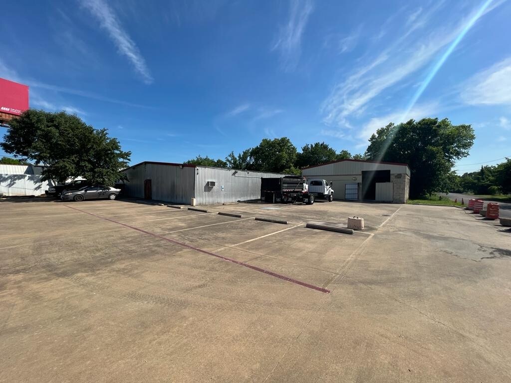 12720 C F Hawn Fwy, Dallas, TX à vendre Photo du bâtiment- Image 1 de 18