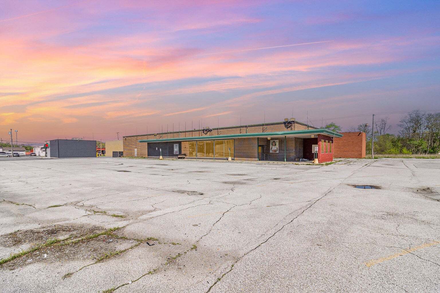 3232 Central Ave, Lake Station, IN for lease Primary Photo- Image 1 of 38
