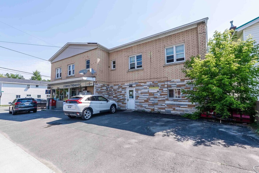 396-400 Melvin Ave, Sudbury, ON à vendre - Photo du bâtiment - Image 2 de 23