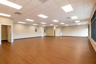 386-388 Washington Rd, Sayreville, NJ for lease Interior Photo- Image 2 of 9