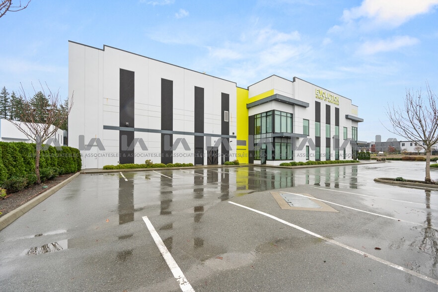 3548 191 St, Surrey, BC à vendre - Photo du bâtiment - Image 3 de 87
