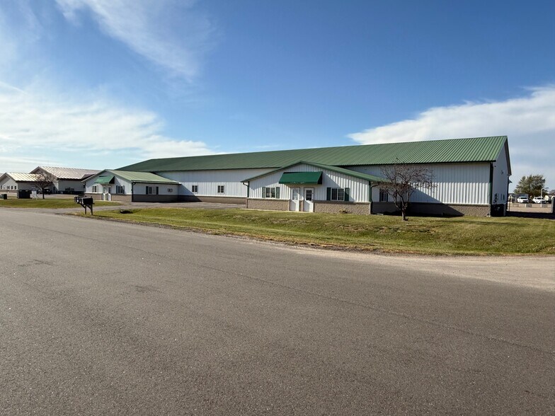30659 Pearl Dr, Saint Joseph, MN for sale - Building Photo - Image 1 of 18