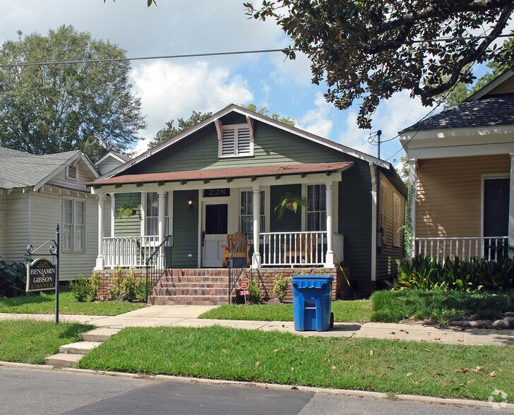 228 Napoleon St, Baton Rouge, LA à louer - Photo du bâtiment - Image 2 de 2
