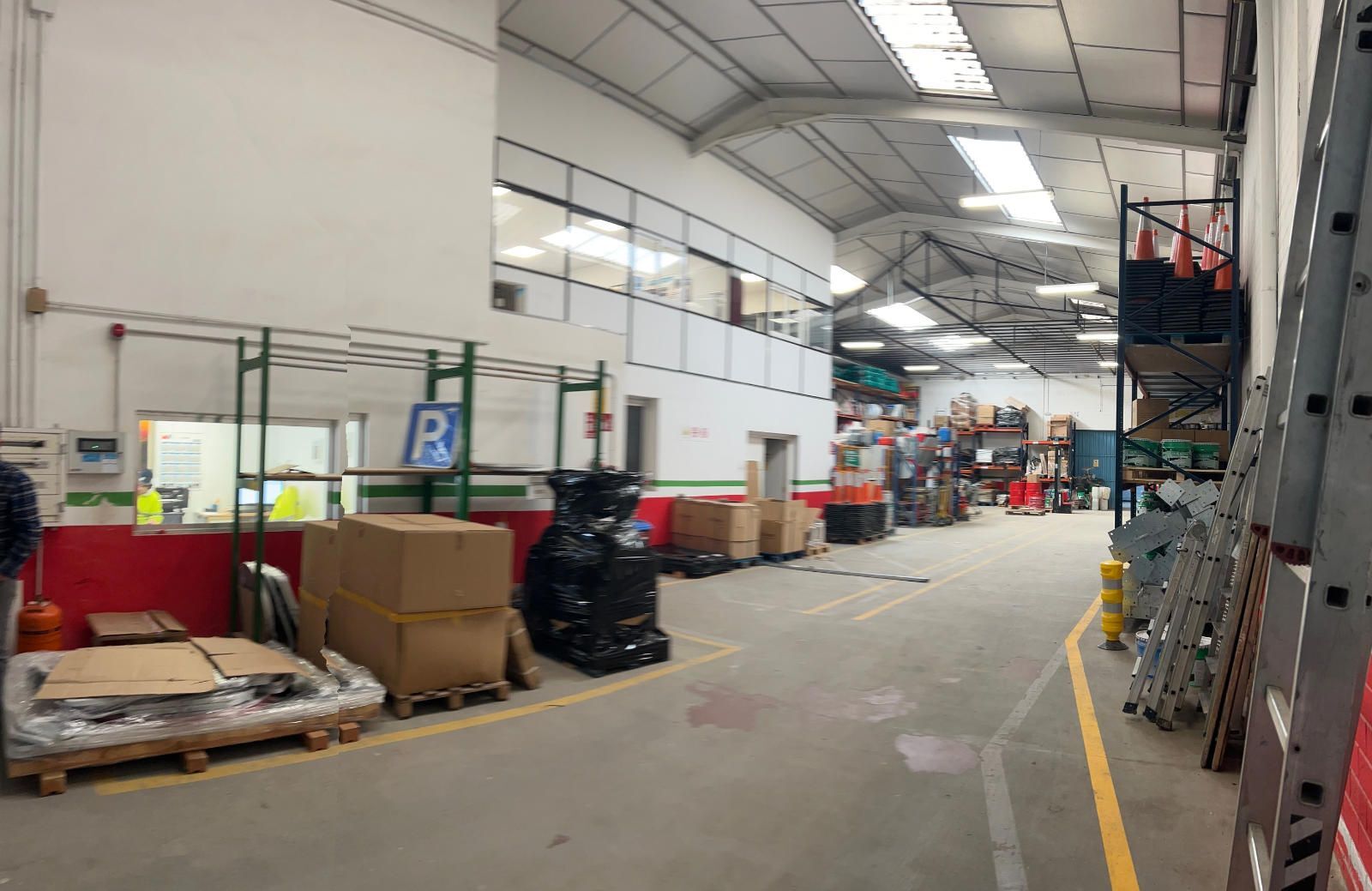 Industrial in San Fernando de Henares, Madrid for sale Building Photo- Image 1 of 9