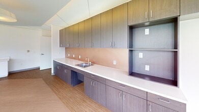 330 E Kilbourn Ave, Milwaukee, WI for lease Interior Photo- Image 2 of 9