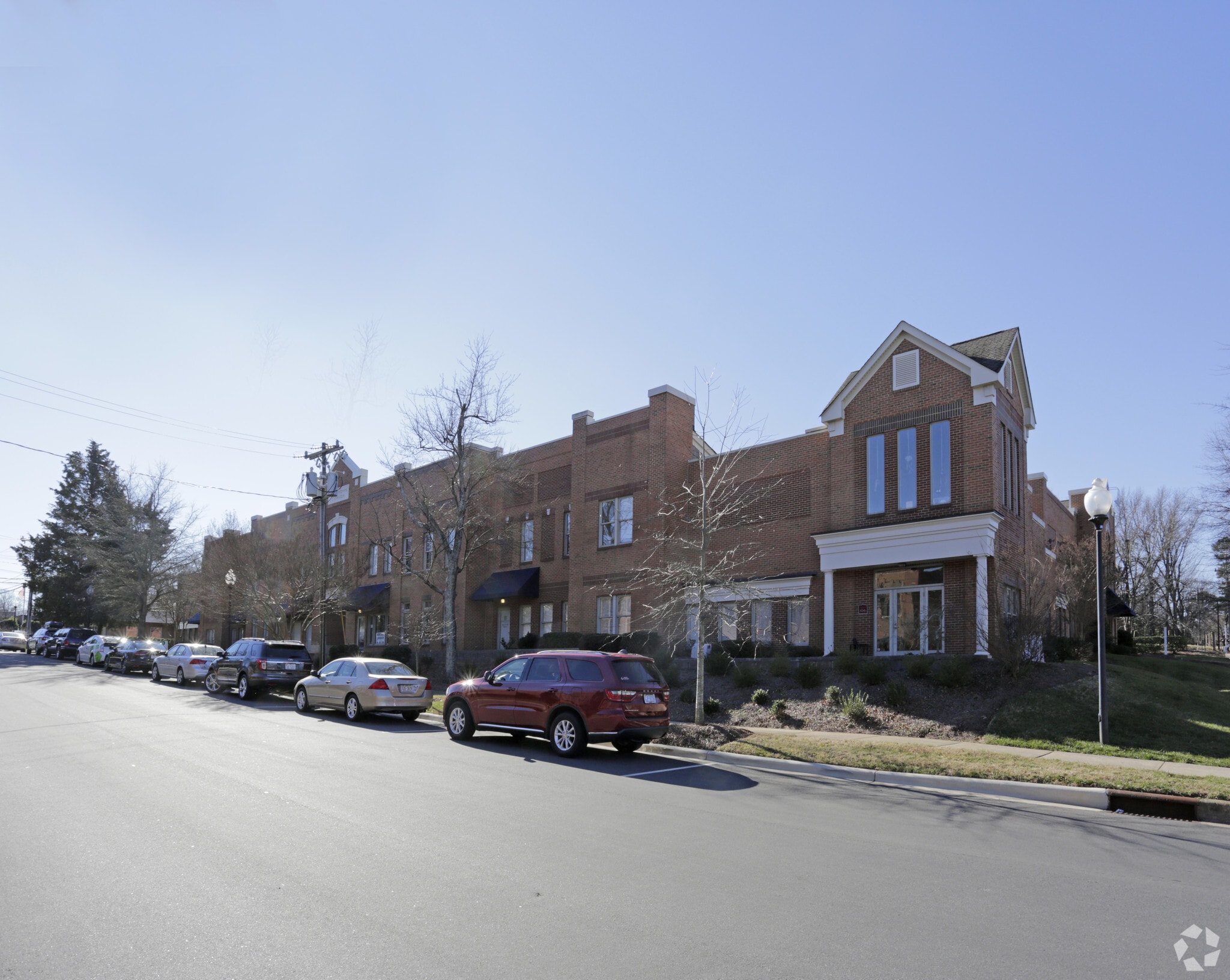 211 W Matthews St, Matthews, NC for lease Primary Photo- Image 1 of 16