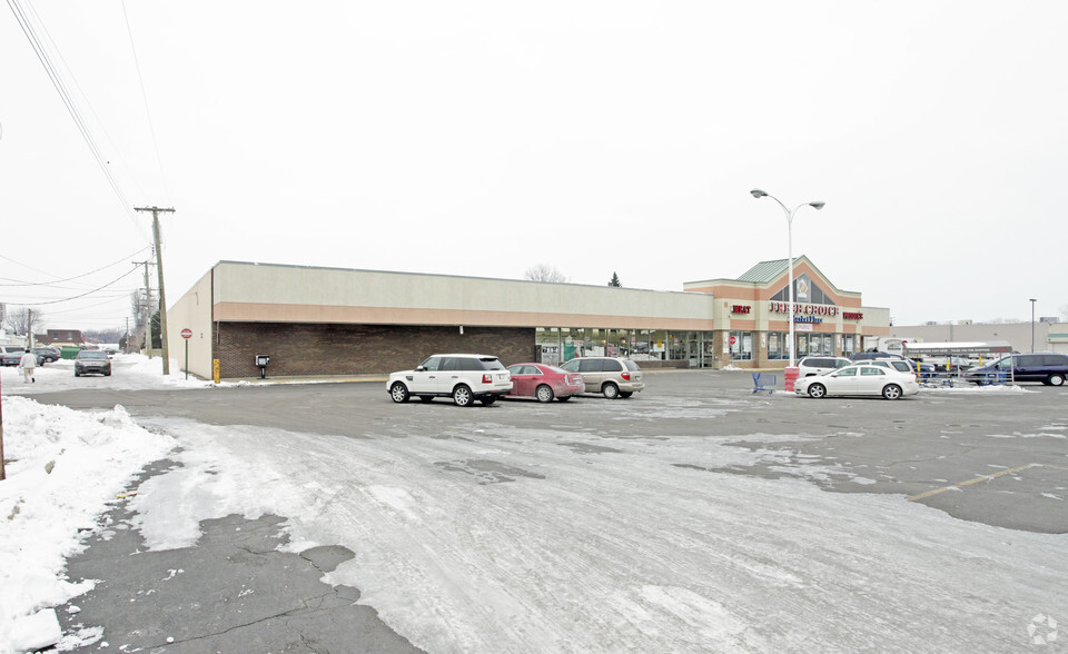 18801 E Nine Mile Rd, Eastpointe, MI for lease - Building Photo - Image 3 of 3