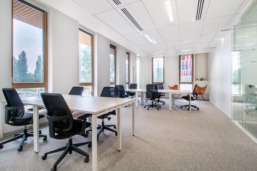 3 Boulevard De Belfort, Lille for lease - Interior Photo - Image 2 of 10