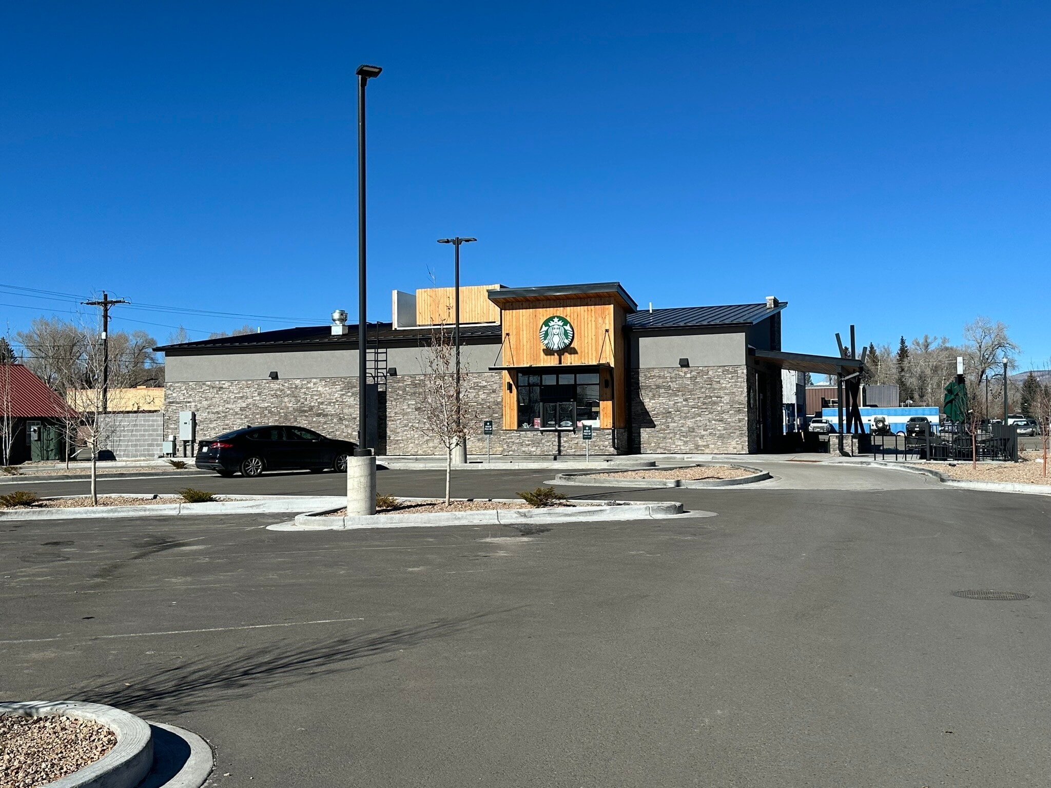 501 W Tomichi Ave, Gunnison, CO à vendre Photo du bâtiment- Image 1 de 22