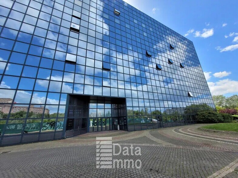 2 Rue Du Centre, Noisy-le-Grand à louer - Photo du bâtiment - Image 2 de 31