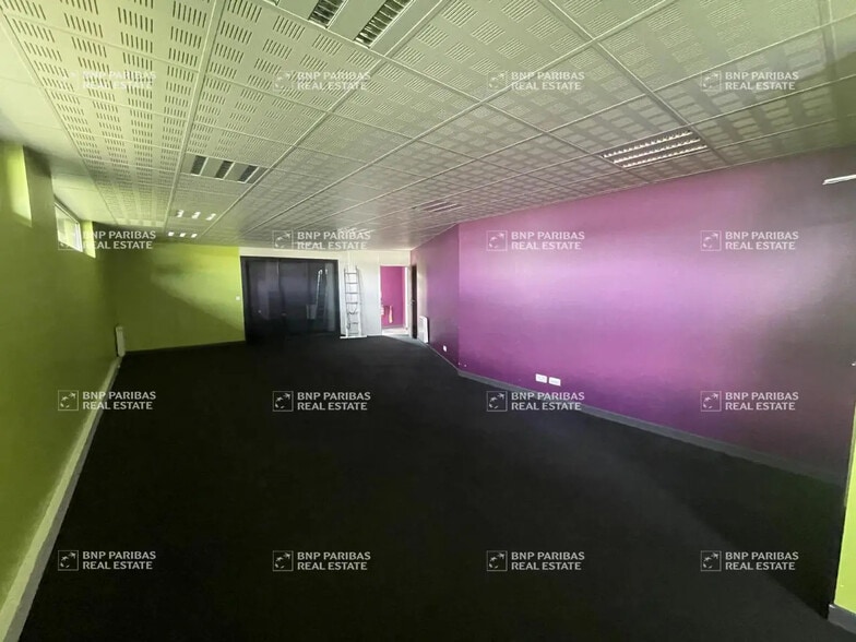 Bureau dans La Chapelle-sur-Erdre à louer - Photo du bâtiment - Image 2 de 13