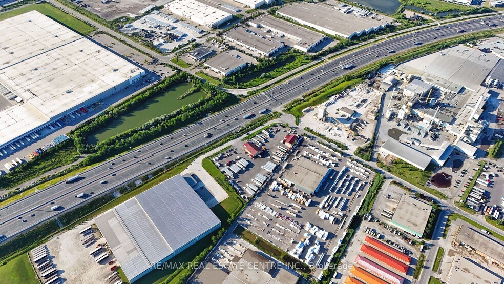 600 Harrop Dr, Milton, ON à vendre - Photo du bâtiment - Image 3 de 9