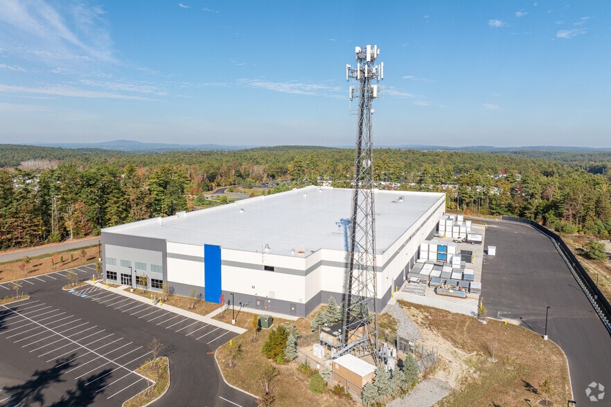 26 Jacks Bridge Rd, Londonderry, NH for lease - Building Photo - Image 2 of 5