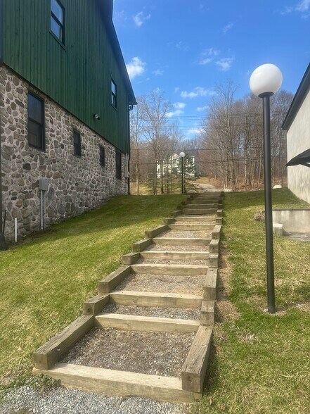 3052 Route 9, Cold Spring, NY à louer - Photo du bâtiment - Image 3 de 20