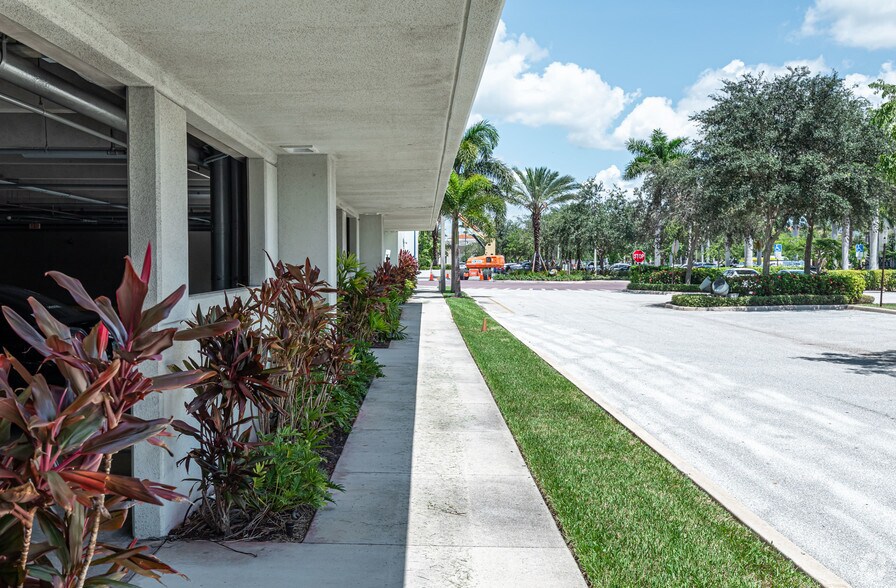 4855 Technology Way, Boca Raton, FL à louer - Photo du bâtiment - Image 3 de 5