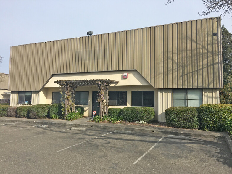 2975 Dutton Ave, Santa Rosa, CA for lease - Building Photo - Image 1 of 4