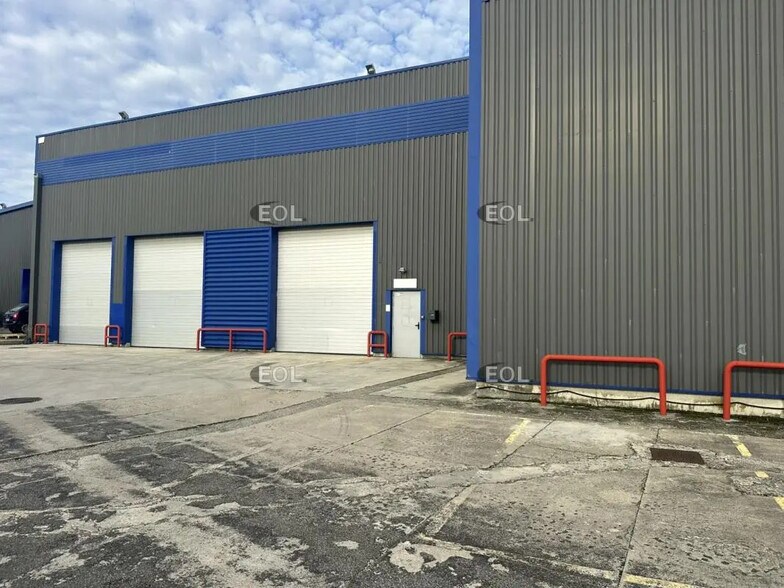 Industrial in Le Thillay for lease - Building Photo - Image 2 of 6
