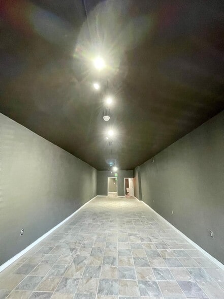 4706 3rd St, San Francisco, CA for lease - Interior Photo - Image 2 of 5