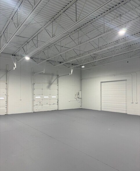 5265-5272 Tractor Rd, Toledo, OH à louer - Photo intérieure - Image 2 de 10