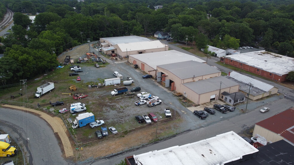 103 Lee St, Monroe, NC for lease - Building Photo - Image 2 of 8