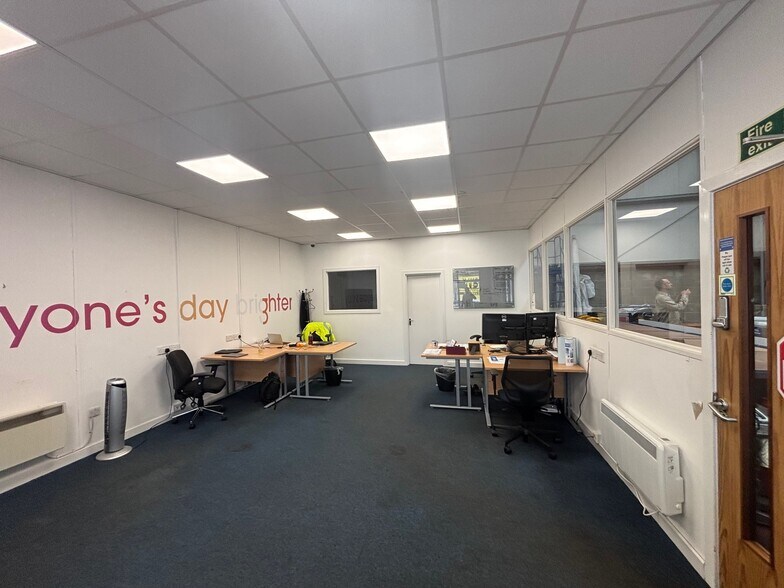 Woodville St, Glasgow for lease - Building Photo - Image 3 of 8